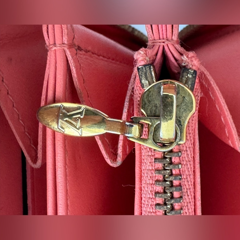 Louis Vuitton Sweet Monogram Vernis Zippy Wallet Coral Pink Limited Edition - Picture 16 of 16